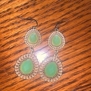 Great condition Francesca Green gold earrings